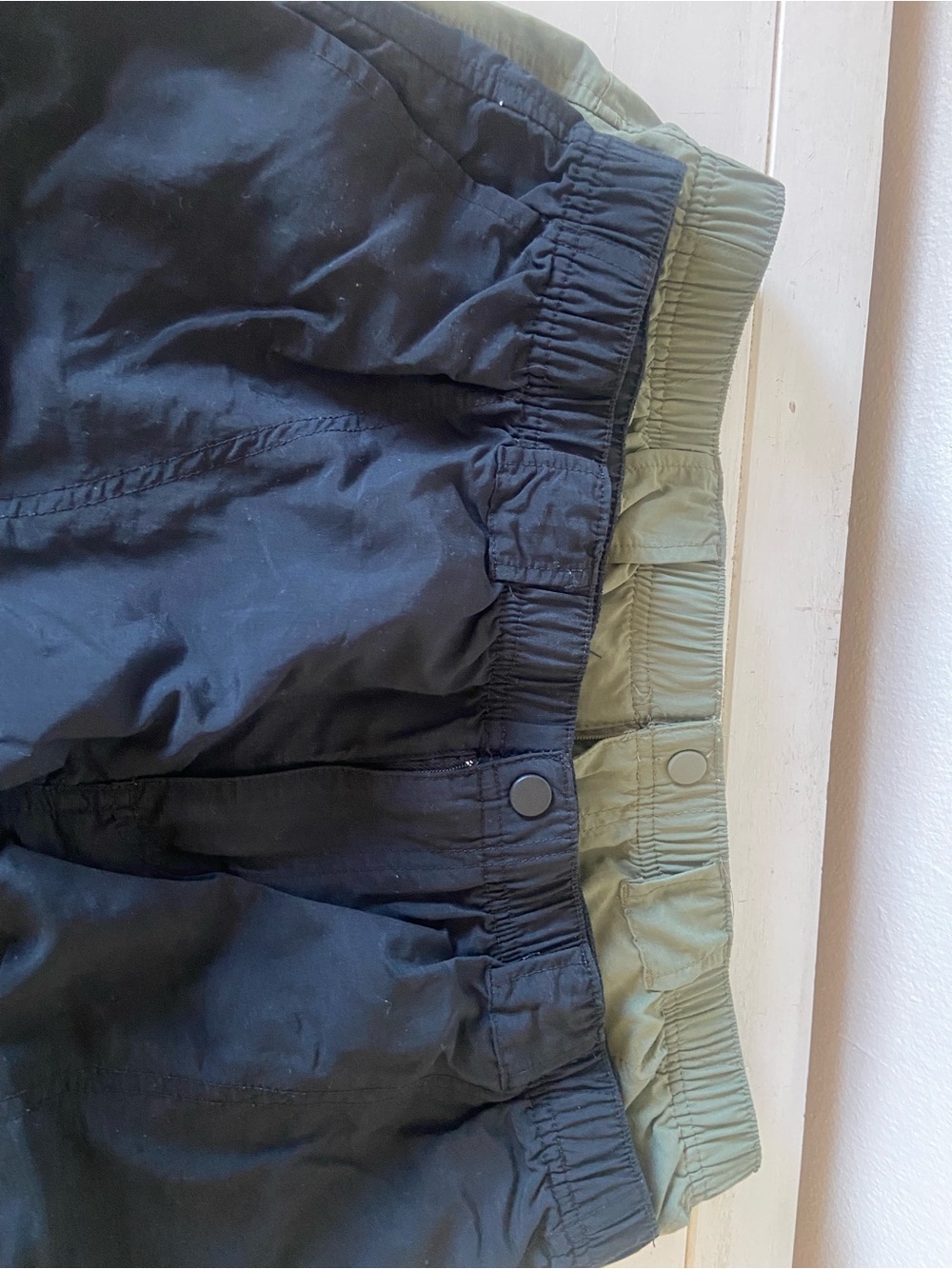 Women’s Elastic Waist Pull-On Shorts in Black and Olive